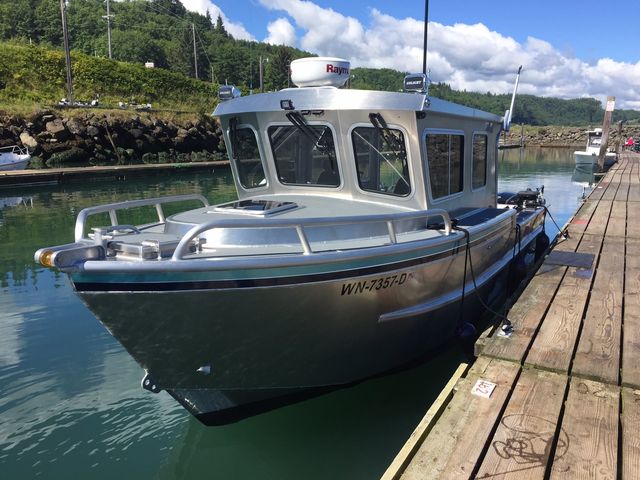 26' Swiftsure - Charter Fishing/Expedition Cruisers | Lee Shore Boats